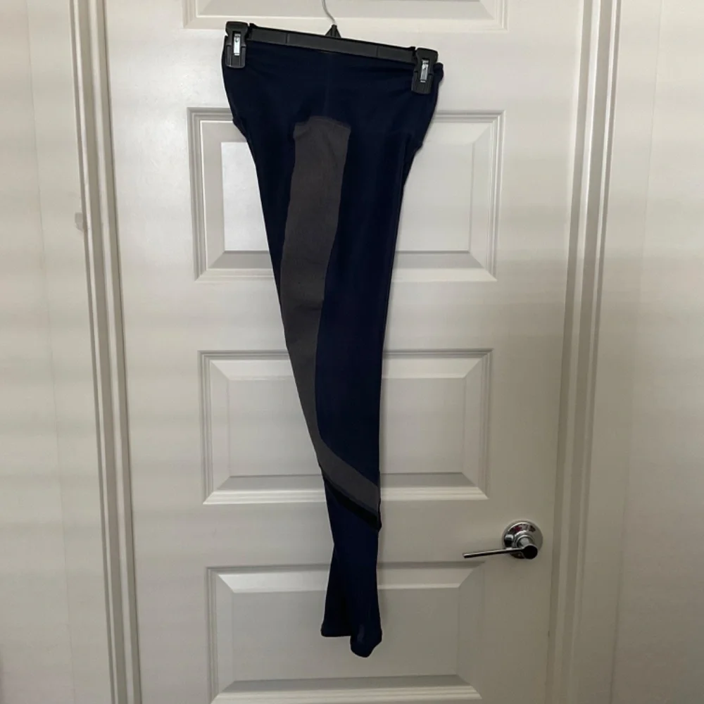 Alo‎ High Rise Elevate Leggings - Navy Blue and Grey - Size XS